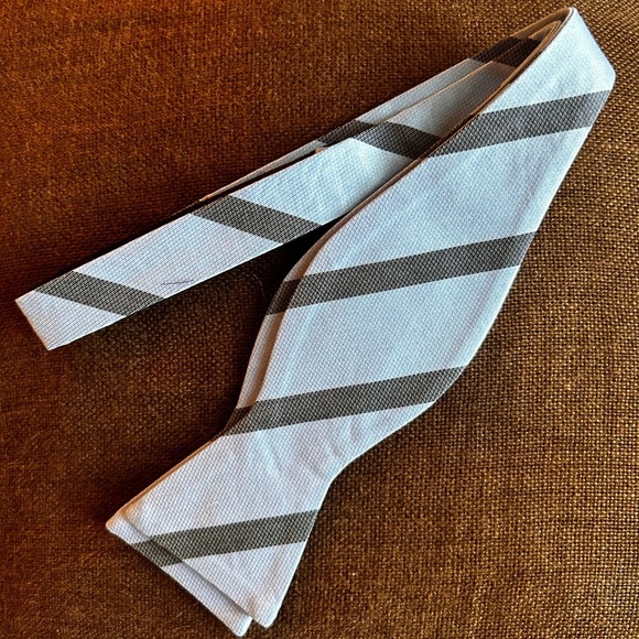 Southern Proper Blue stripped Bow tie - Picture 7 of 10